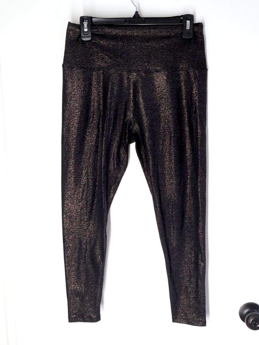 Beyond Yoga Softshine Stardust bronze metallic/black high rise midi leggings XL